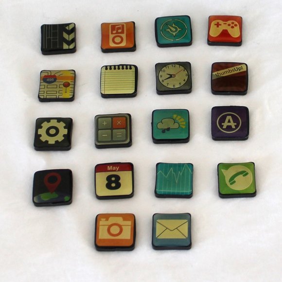 Magnets - Cute 2 cm x 2 cm - Picture 4 of 12